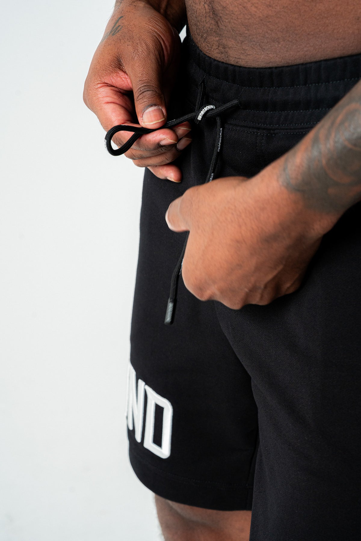 EMPIRE SHORTS- (BLACK/WHITE)