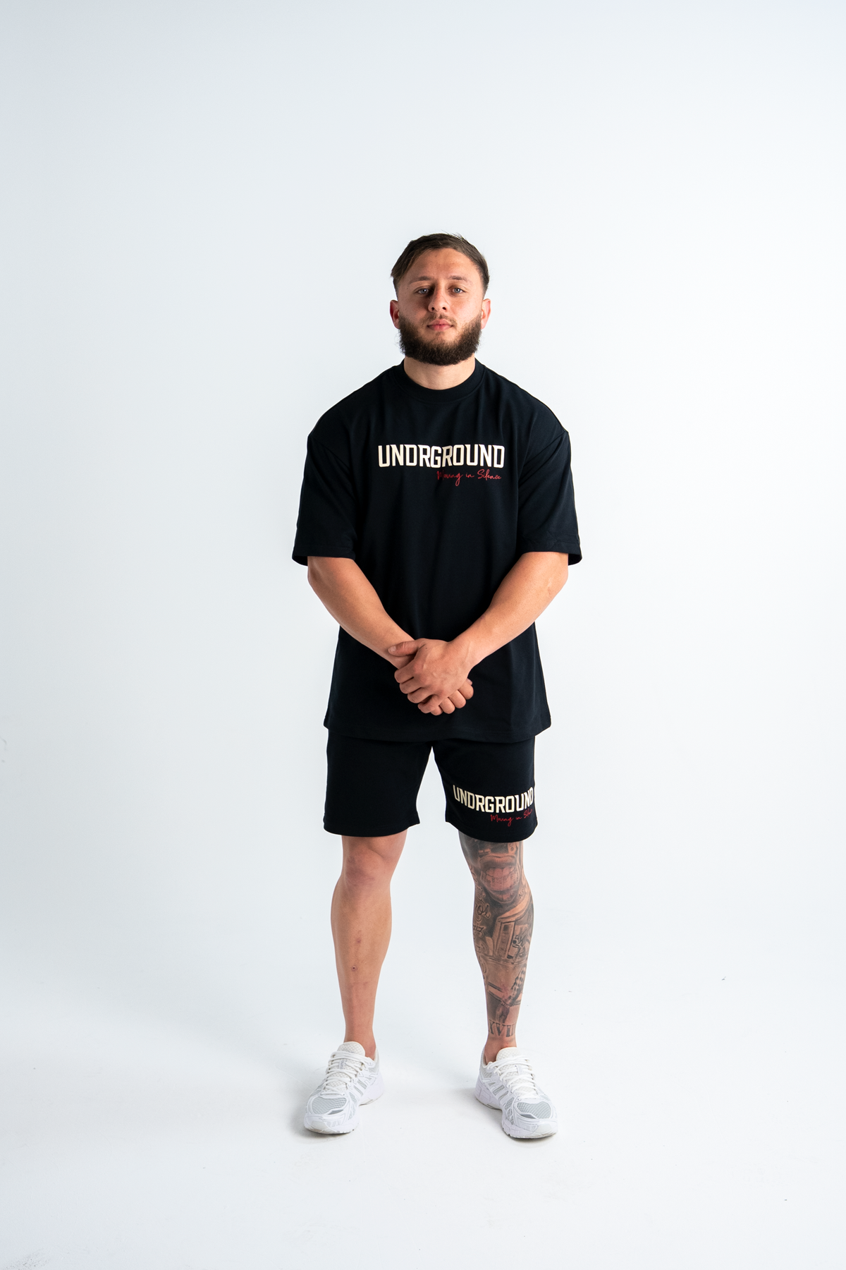 MOVING IN SILENCE TEE x BLACK/RED
