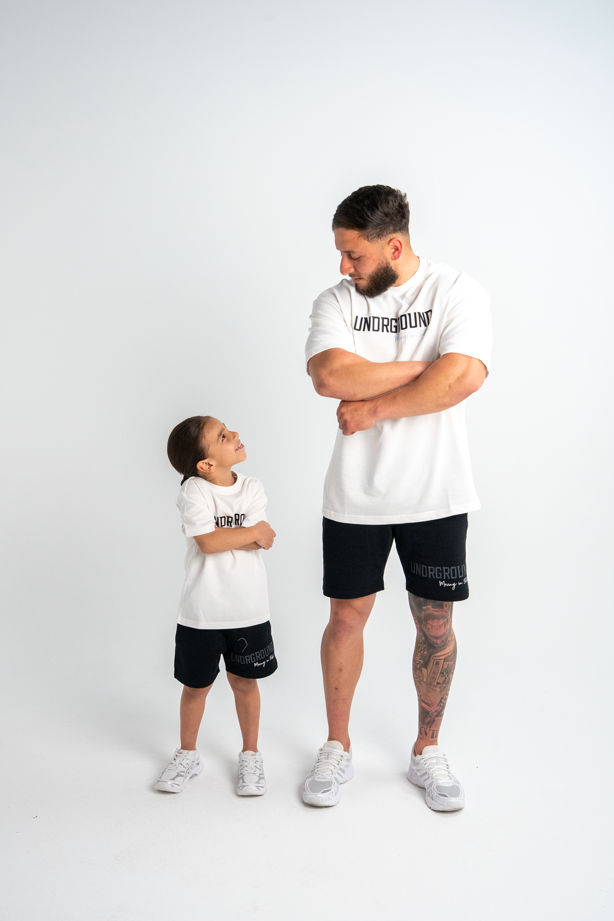 MOVING IN SILENCE SHORTS x BLACK/CHARCOAL