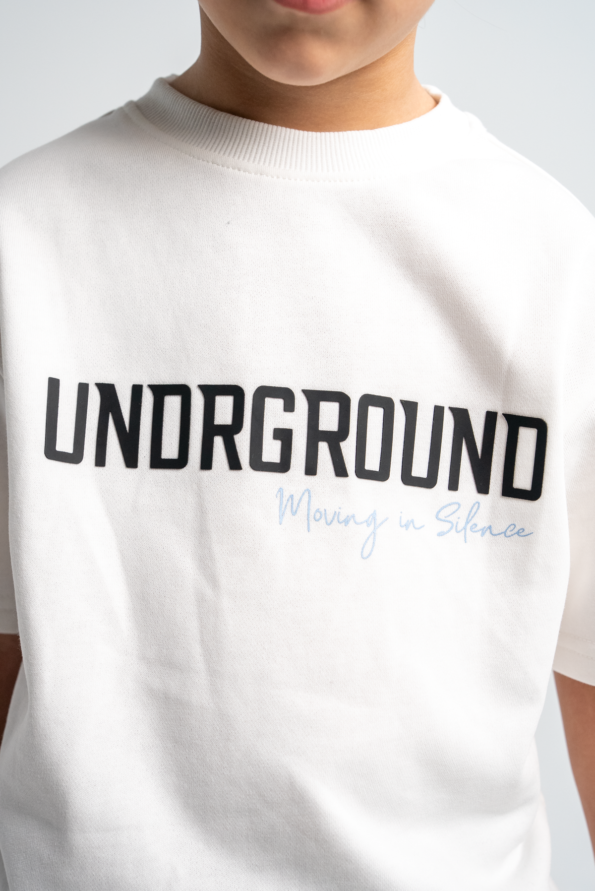 KIDS MOVING IN SILENCE TEE x SNOW