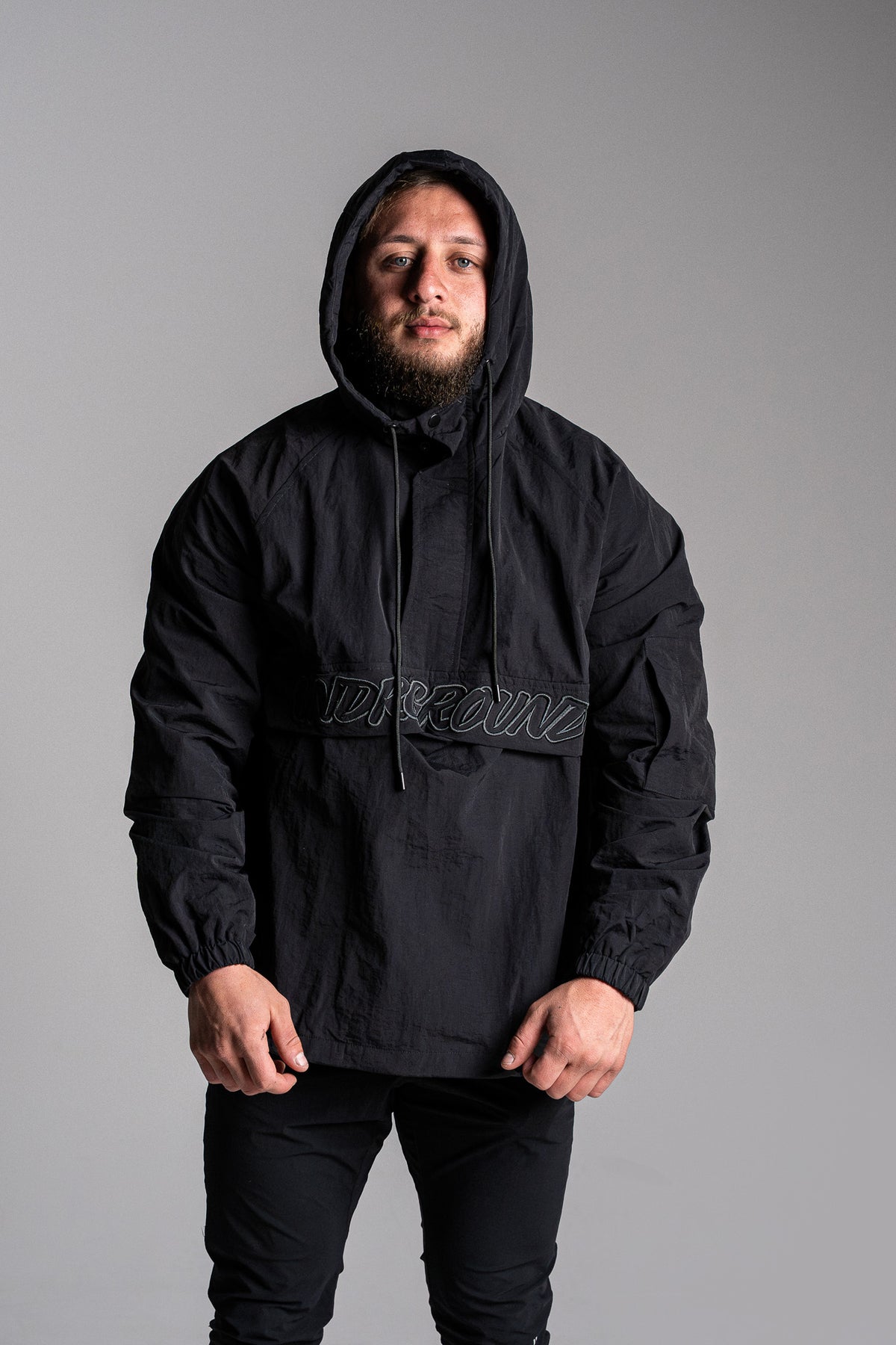 HEAVYWEIGHT WINDBREAKER X BLACK