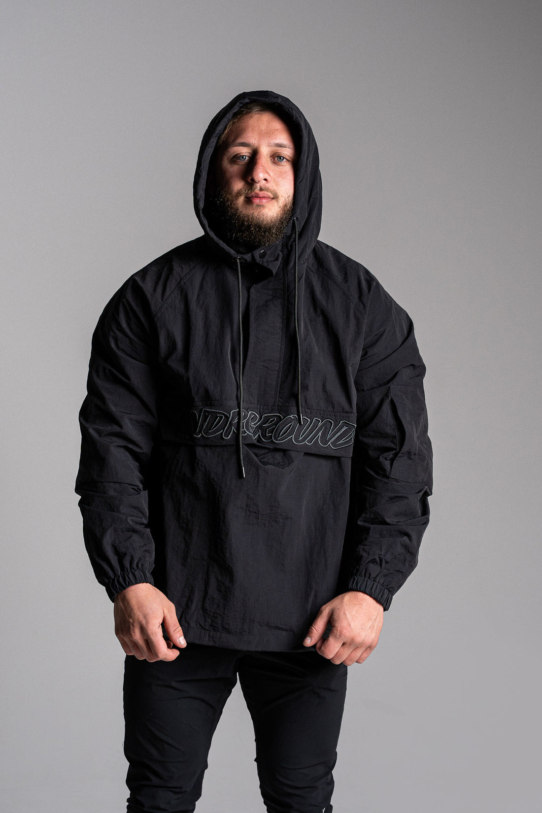 HEAVYWEIGHT WINDBREAKER X BLACK
