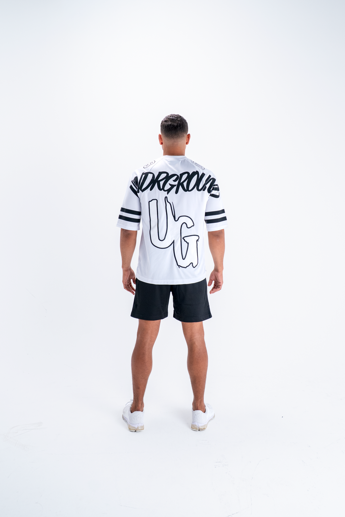 MOVING IN SILENCE MESH SHORTS x BLACK