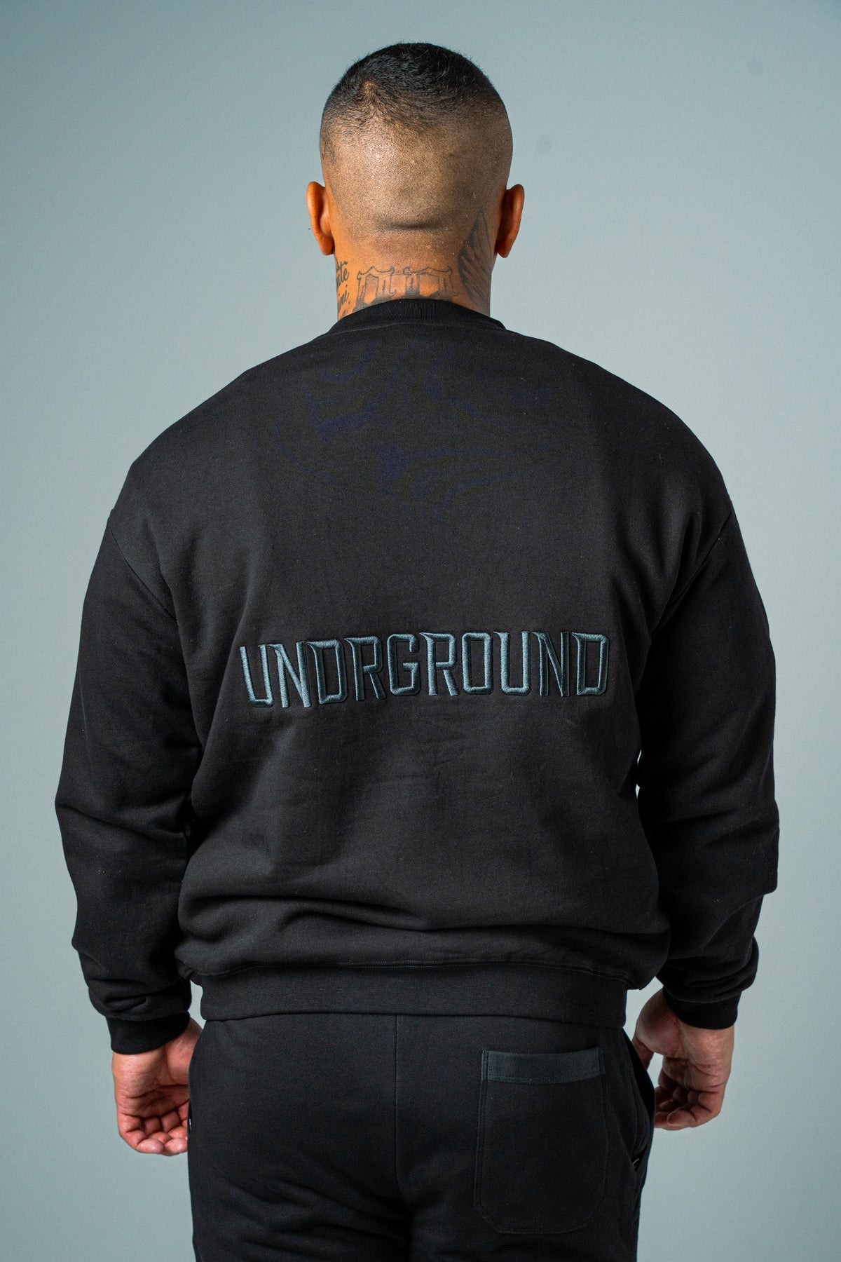 RELAXED FIT CREW (BLACK/CHARCOAL)